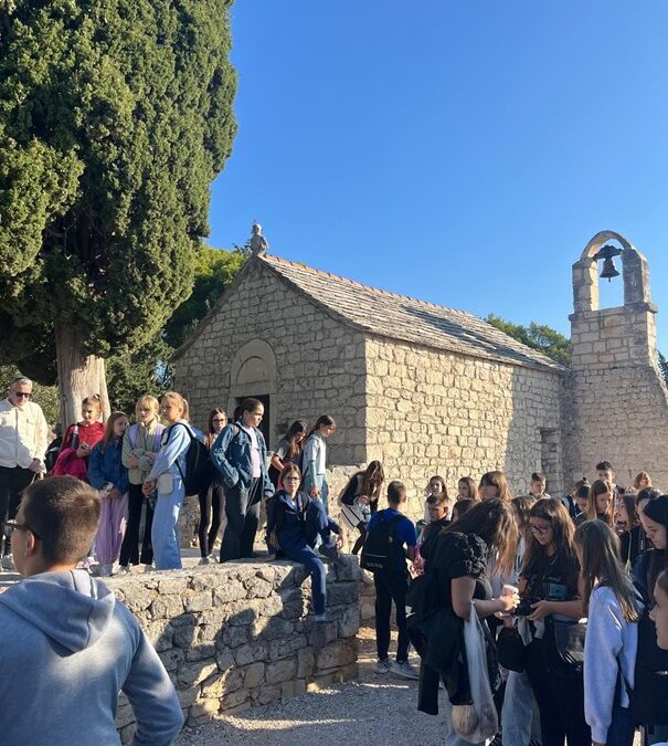 TERENSKA NASTAVA UČENIKA 5. RAZREDA – MARJANSKE CRKVICE