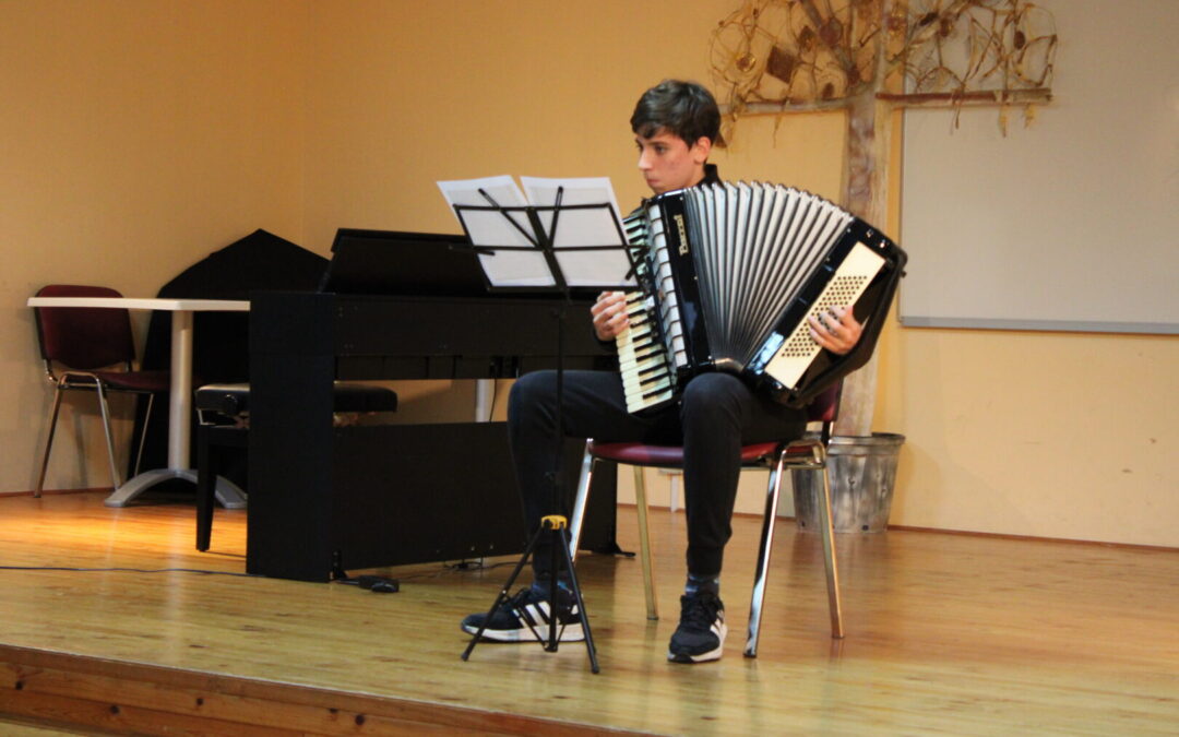 ODRŽAN KONCERT GLAZBENO DAROVITIH UČENIKA OŠ MEJAŠI