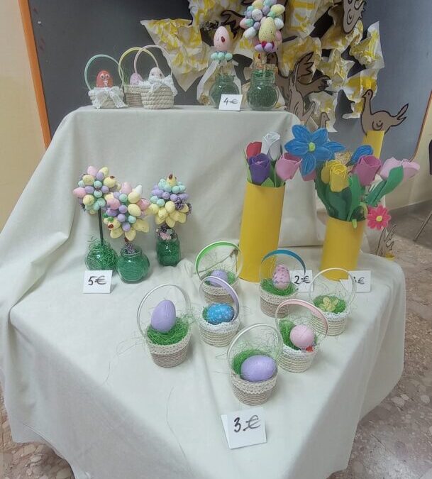 UČENIČKA ZADRUGA LAVANDA ULJEPŠALA ŠKOLU USKRSNOM IZLOŽBENOM PRODAJOM